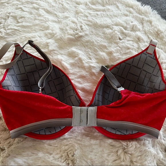 Victoria’s Secret Uplift Semi Demi Bra - Picture 6 of 6